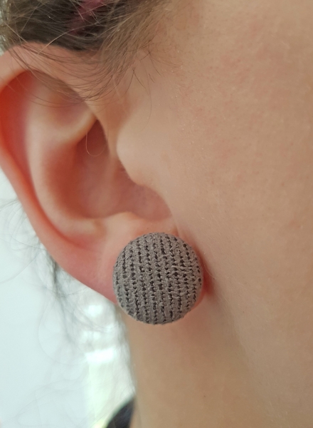 Stoff Knopf Ohrstecker Button grau